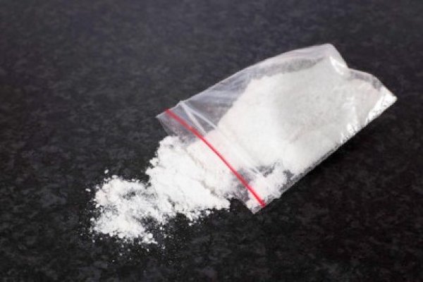 Pronunţare amânată în cazul femeii care a vrut să vândă cocaină unui agent sub acoperire